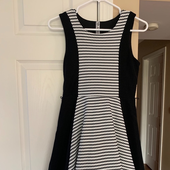 Girl's summer dress - Picture 5 of 7